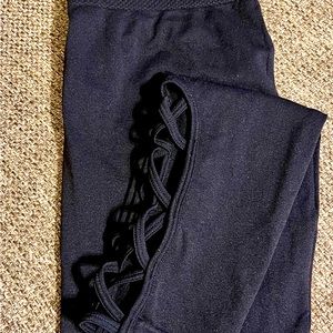 Zenana L/XL black leggings. New!